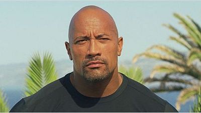 bild aus der news Viele neue Fotos zu "Baywatch": Zac Efron mit Waschbrettbauch und neue Bilder der Retterinnen rund um Alexandra Daddario