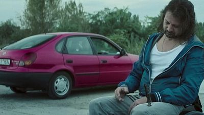 bild aus der news "Kills On Wheels": Im ersten Trailer zur ungarischen Actionkomödie sorgt ein Rollstuhlfahrer für jede Menge Tote