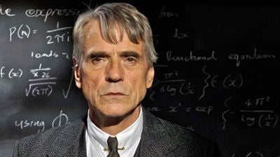 Jeremy Irons wird auch in "Justice League" zu Butler Alfred