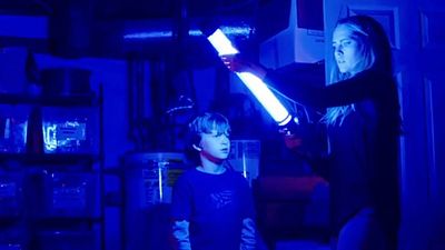 bild aus der news "Lights Out": Deutscher Trailer zum Horrorfilm mit Maria Bello und Teresa Palmer