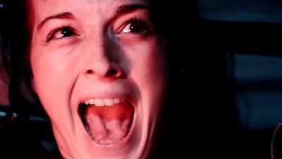 bild aus der news "Poltergeist Activity": Im Trailer zum Horrorfilm terrorisieren finstere Mächte ein Mädchen und seinen Vater