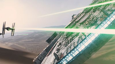 bild aus der news Auf den Millennium Falken geklettert: Neue Bilder vom "Star Wars 8"-Set