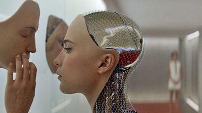 bild aus der news "Ex Machina" trifft "Frankenstein": Erste Bilder zum Sci-Fi-Thriller "Morgan" mit Kate Mara und Paul Giamatti