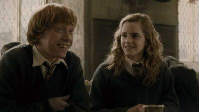 "Harry Potter And The Cursed Child": Neue Bilder zum Theaterstück mit Ron, Hermine und Tochter Rose