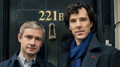 bild aus der news "Sherlock": Auf dem ersten Szenenbild zur 4. Staffel ist Benedict Cumberbatch auf den Hund gekommen