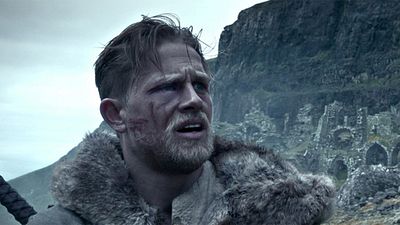 bild aus der news Charlie Hunnam im deutschen Trailer zu Guy Ritchies "King Arthur - Legend Of The Sword"