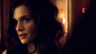 bild aus der news "Complete Unknown": Im ersten Trailer zum Mystery-Thriller ändert Rachel Weisz ihre Identität