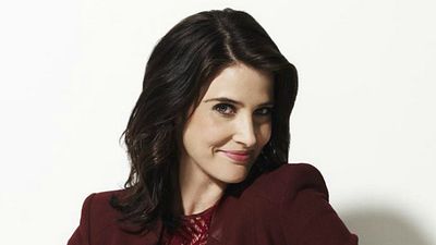 bild aus der news "Friends From College": "How I Met Your Mother"-Star Cobie Smulders in der neuen Netflix-Serie des "Bad Neighbors"-Regisseurs