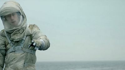 bild aus der news Wie "Interstellar" aus Deutschland: Bildgewaltiger Trailer zu "Wir sind die Flut" mit Max Mauff und Lana Cooper