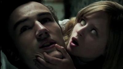 bild aus der news "Ouija 2: Ursprung des Bösen": Auch im neuen Trailer zum Prequel sorgt ein dämonisches Kind für Angst und Schrecken