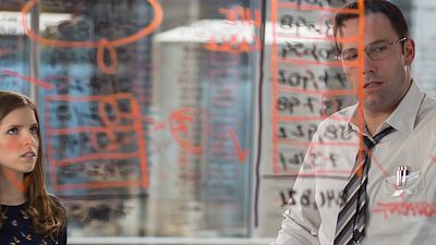 bild aus der news Buchhalter mit Maschinengewehr: Neuer deutscher Trailer zu "The Accountant" mit Ben Affleck und Anna Kendrick