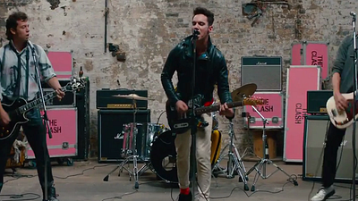 bild aus der news "London Town": Jonathan Rhys Meyers als Joe Strummer im ersten Trailer zum The-Clash-Biopic
