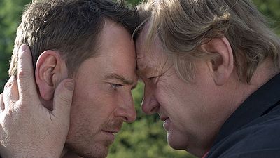 bild aus der news Michael Fassbender und Brendan Gleeson haben eine brutale Verbindung im Trailer zu "Trespass Against Us"
