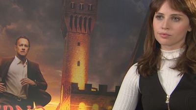 "Ins Museum ohne langes Anstehen": Das FILMSTARTS-Interview zu "Inferno" mit Felicity Jones, Omar Sy und Regisseur Ron Howard