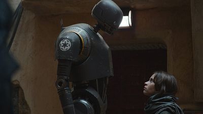 bild aus der news Alan Tudyk beim Stelzenlauf: Cooles "Rogue One"-Featurette zur Entstehung des neuen "Star Wars"-Droiden K-2SO