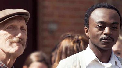 bild aus der news "Ein Dorf sieht schwarz": Erster deutscher Trailer über einen afrikanischen Arzt in einem französischen Dorf in den 70ern