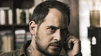 bild aus der news "Abgeschnitten": Fahri Yardim und Moritz Bleibtreu in der Adaption des Bestsellers von Sebastian Fitzek und Michael Tsokos