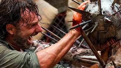 bild aus der news Ein heiß erwartetes Wiedersehen und ein fieser Walker: Alles zur 10. Folge von "The Walking Dead" in unserem Video.