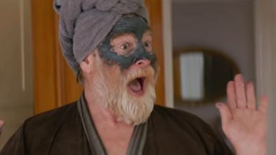 Brendan Gleeson mit Gurken-Beautymaske im ersten Trailer zum Eigenbrötler-Drama "Hampstead"