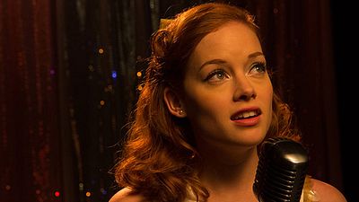 bild aus der news Als hätte David Lynch "La La Land" inszeniert: Erster deutscher Trailer zu "Bang Bang Baby" mit "Evil Dead"-Star Jane Levy