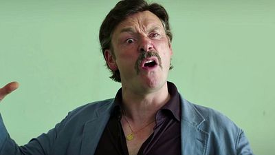 bild aus der news Fernsehstar auf Killerjagd: Skurriler Trailer zur Netflix-Krimikomödie "Mindhorn" mit Julian Barratt