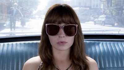 bild aus der news Kohle scheffeln 2.0: Im deutschen und englischen Trailer zu "Girlboss" ist Britt Robertson ihre ganz eigene Herrin