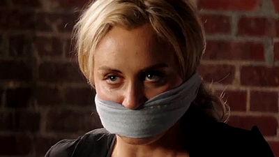 bild aus der news "Take Me": Im Trailer zur Kidnapping-Komödie wird "Orange is The New Black"-Star Taylor Schilling entführt