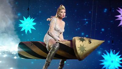 bild aus der news Veronica Ferres putzt "Unter deutschen Betten": Erster Trailer zur Bestseller-Verfilmung