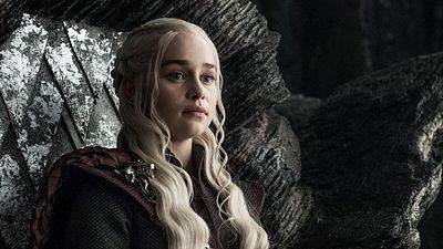 bild aus der news "Game Of Thrones": Emilia Clarke spricht über den herzzerreißenden Schicksalsschlag für Daenerys