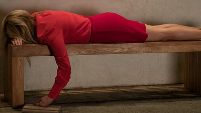 bild aus der news Im deutschen Trailer zu "Liebe zu Besuch" steigt Reese Witherspoon mit einem jungen Mann ins Bett