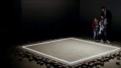 bild aus der news Cannes-Gewinner "The Square": Deutsche Trailerpremiere zur Gesellschaftssatire mit Elisabeth Moss