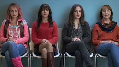 bild aus der news "Wann endlich küsst du mich?": Trailer zur Generationen-Komödie