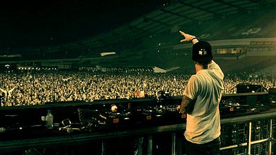 bild aus der news Für einen Tag im Kino: Trailer zur "Avicii: True Stories" über DJ-Superstar Tim Bergling