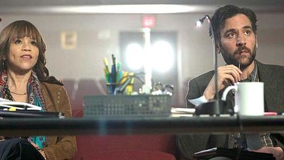 bild aus der news "Rise": "How I Met Your Mother"-Star Josh Radnor als Motivator im ersten Trailer zur Drama-Serie