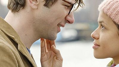 bild aus der news Legt schon mal die Taschentücher bereit: Trailer zum romantischen Netflix-Drama "Unersetzlich"