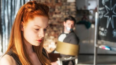 bild aus der news "Meine teuflisch gute Freundin": Erster Trailer zur Komödie mit der Tochter des Teufels und "Bibi & Tina"-Star Emilio Sakraya 