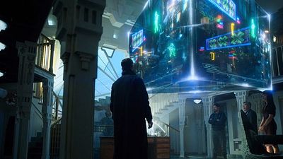 bild aus der news Gruselige Werbeaktion: Netflix verstört Passanten mit lebensgroßem, nackten Dummy