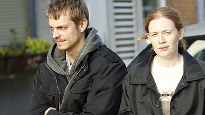 "The Killing"-Ermittlerduo Joel Kinnaman und Mireille Enos in der Serienadaption des Kinofilms "Wer ist Hanna?"