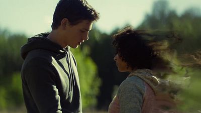 "The Darkest Minds - Die Überlebenden": Im ersten Trailer sind Jugendliche mit Superkräften auf der Flucht