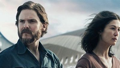 bild aus der news Terrorismus-Thriller "7 Tage in Entebbe": Unser Interview mit Rosamund Pike und Daniel Brühl