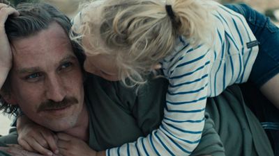 Im Trailer zum melancholischen Kino-Drama ist "Die Tochter" gegen die Liebe ihrer Eltern