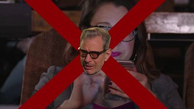 bild aus der news Seht das "Bitte Ruhe im Kino"-Video mit Jeff Goldblum – das sogar für seine Verhältnisse eigenartig ist