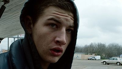 bild aus der news Im hypnotischen Trailer zu "Friday's Child" gerät Tye Sheridan in eine brutale Abwärtsspirale