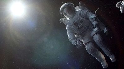 bild aus der news "Romeo und Julia" trifft "Gravity": Zwei angesagte Jungstars für Sci-Fi-Bestsellerverfilmung "Schwerelos"