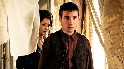 bild aus der news "Phantastische Tierwesen 2": So hat Credence das Ende des ersten Teils überlebt