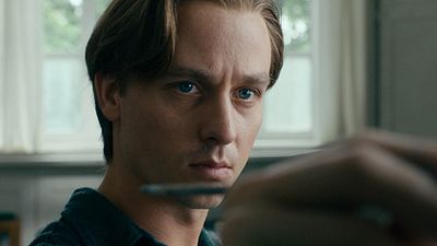 bild aus der news "Brecht": Erster Trailer zum Zweiteiler mit Tom Schilling als Deutschlands berühmtester Dramatiker