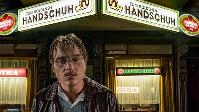 bild aus der news Fantasien mit rohem Fleisch: Erster Trailer zu "Der goldene Handschuh" von Fatih Akin