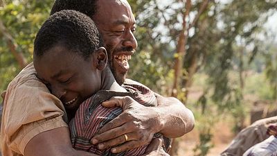 bild aus der news Ein Marvel-Star feiert sein Regiedebüt: Trailer zum Netflix-Drama "The Boy Who Harnessed The Wind"