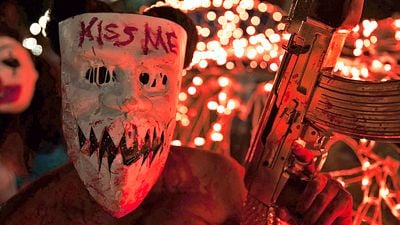 bild aus der news Blutiges Polit-Gemetzel: "GLOW"-Star stößt zu Damon Lindelofs "The Hunt"