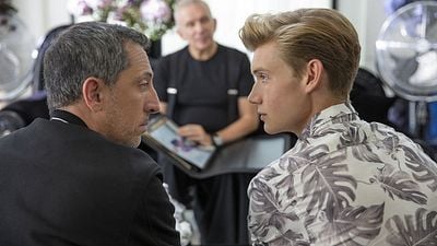bild aus der news Im Trailer zur neuen Netflix-Serie "Huge In France" haben heiße Models nichts zu lachen